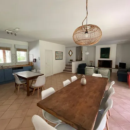 Ref 147 Golf , Classee 3 Etoiles Avec Wifi , 10 Personnes, Jardin Boise, A 5kms Des Plages Villa
