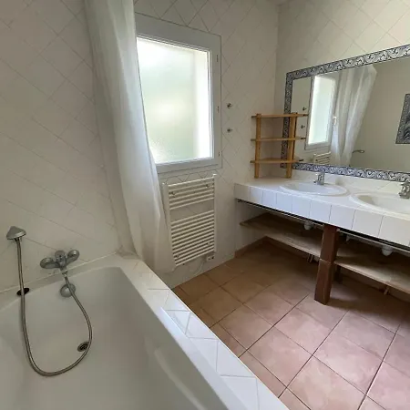 Ref 147 Golf , Classee 3 Etoiles Avec Wifi , 10 Personnes, Jardin Boise, A 5kms Des Plages Villa Seignosse