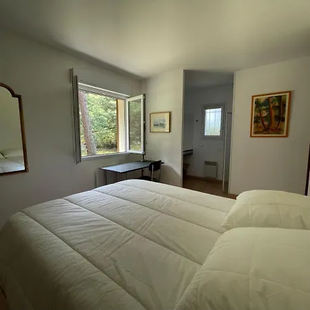 Ref 147 Golf , Classee 3 Etoiles Avec Wifi , 10 Personnes, Jardin Boise, A 5kms Des Plages Villa *