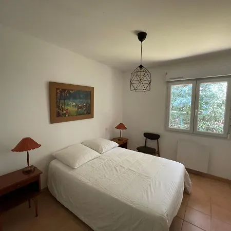 Ref 147 Golf , Classee 3 Etoiles Avec Wifi , 10 Personnes, Jardin Boise, A 5kms Des Plages Villa *