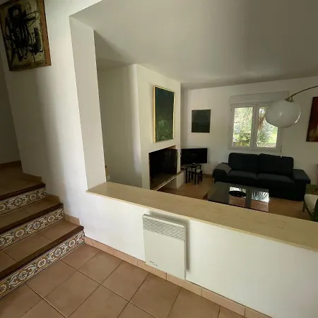 Ref 147 Golf , Classee 3 Etoiles Avec Wifi , 10 Personnes, Jardin Boise, A 5kms Des Plages *