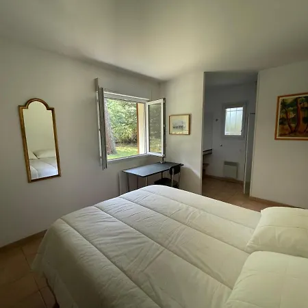 Ref 147 Golf , Classee 3 Etoiles Avec Wifi , 10 Personnes, Jardin Boise, A 5kms Des Plages *