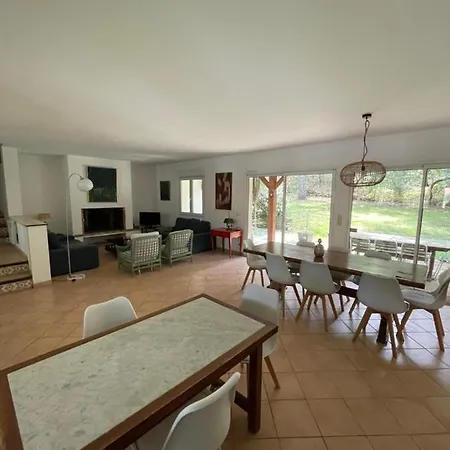 Ref 147 Golf , Classee 3 Etoiles Avec Wifi , 10 Personnes, Jardin Boise, A 5kms Des Plages Villa *